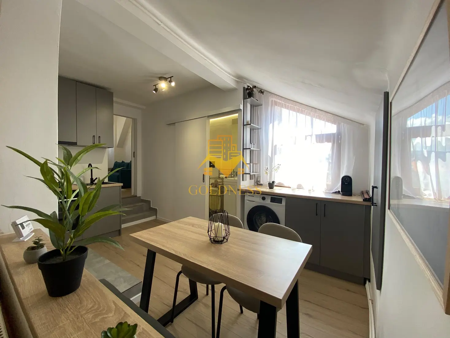 Apartament 40 mp la 2 minute de Piata Muzeului Bloc istoric cu lift