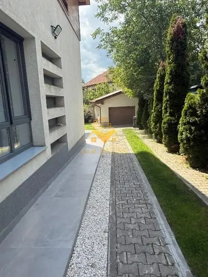 Descriere miniatură 3