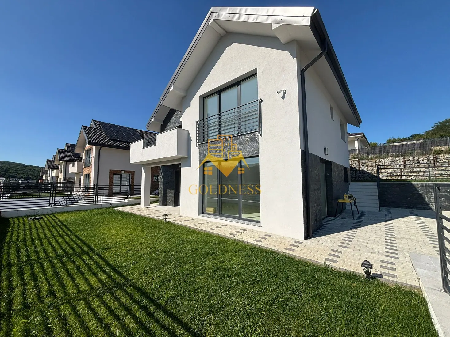 Casa individuala, 4 camere, garaj ,gradina, 2 bai, Popesti , Baciu