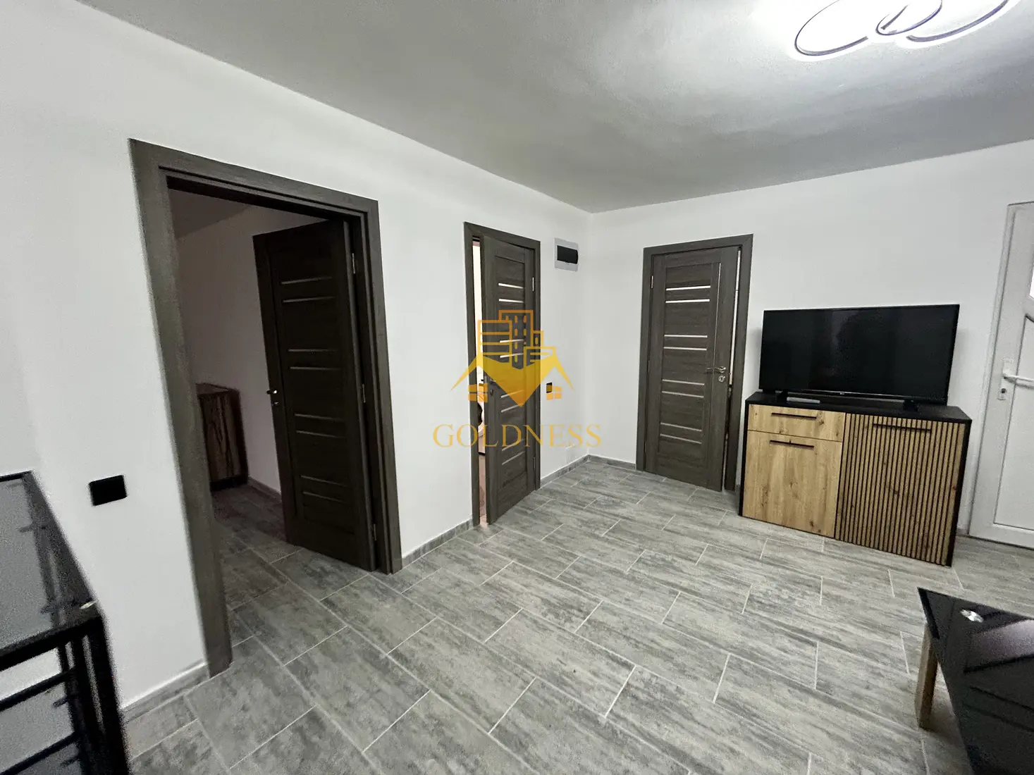 Descriere miniatură 10