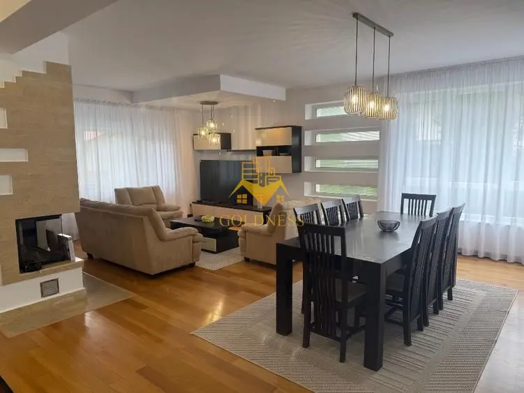 Casa individuala 5 camere zona centrala , 210 mp si garaj propriu