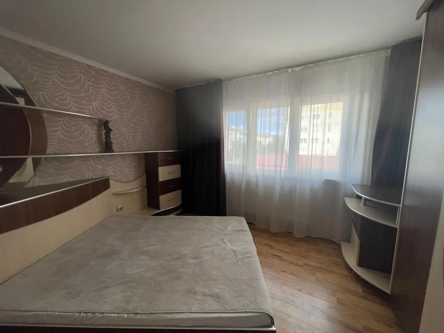 Descriere miniatură 4