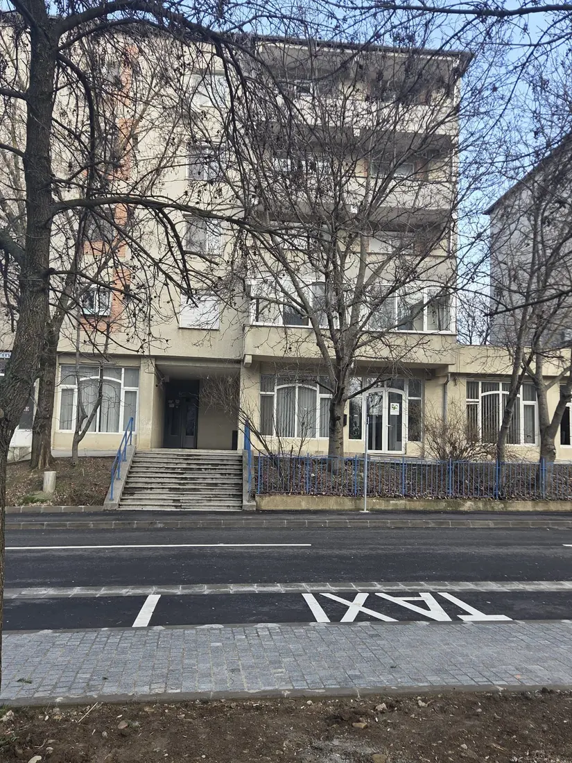 Descriere miniatură 6